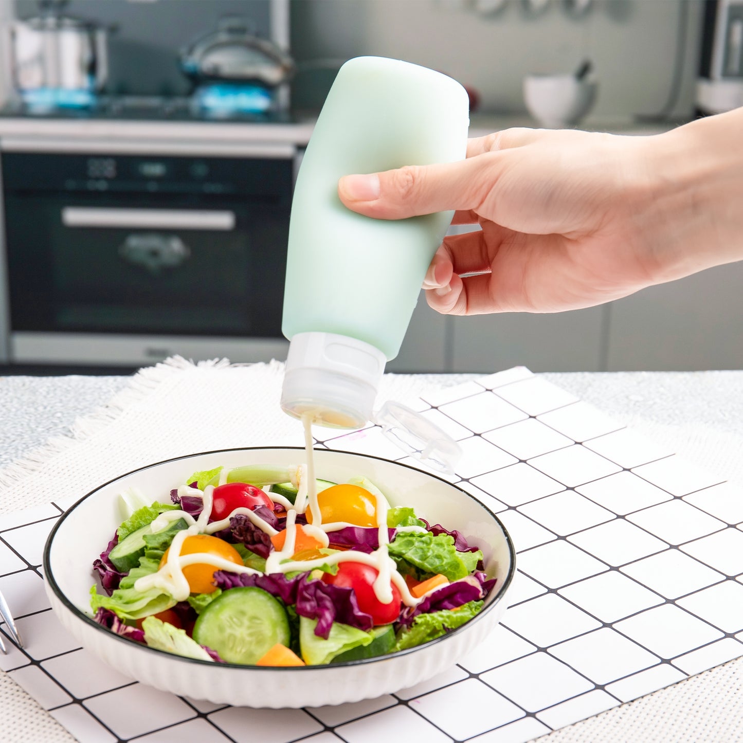 Micebay 6 oz Silicone Condiment Squeeze Bottles, Leakproof Mini Sauce Containers with Reusable Bag, 4-Pack for Meal Prep and Bento Boxes, Candies