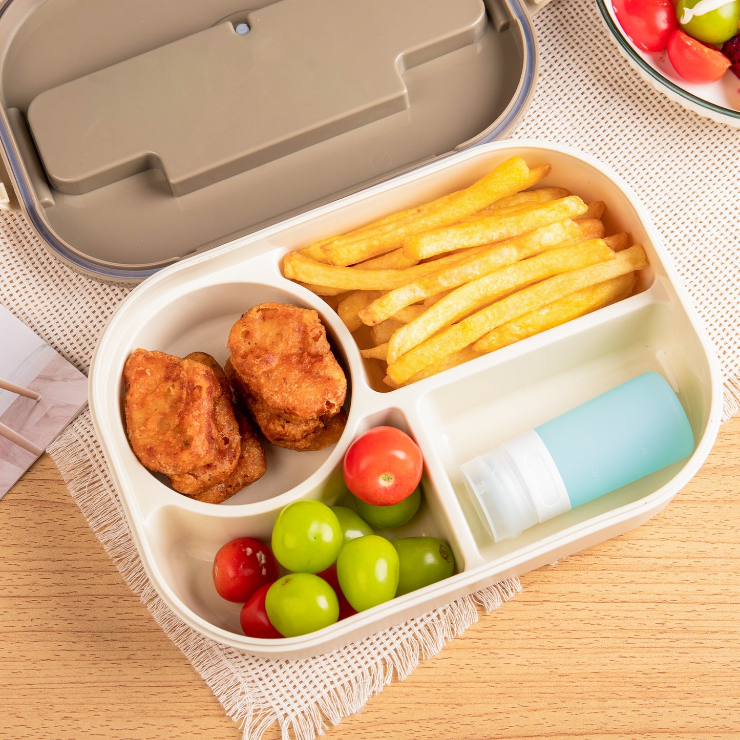 Micebay 2 oz Silicone Condiment Squeeze Bottles, Leakproof Mini Sauce Containers with Reusable Bag, 4-Pack for Meal Prep and Bento Boxes, Candies